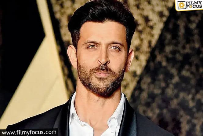 When Hrithik Roshan Gets Called ‘Girly’ In A Shirt By A British Journalist