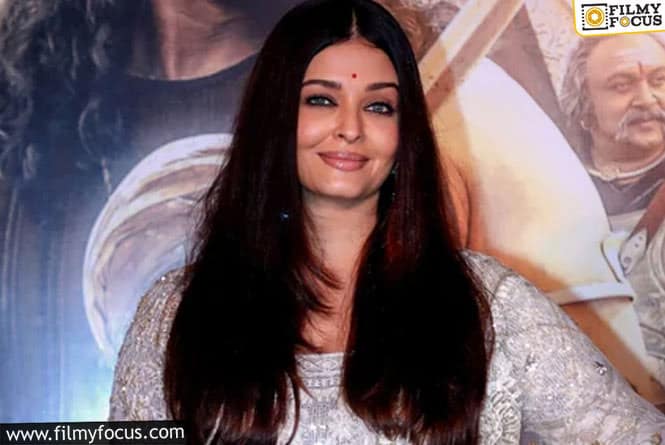 Aishwarya Rai Bachchan Compares roles in South and Hindi Industry!