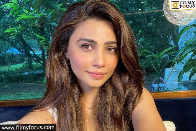 Daisy Shah Talks About her Bollywood Journey!