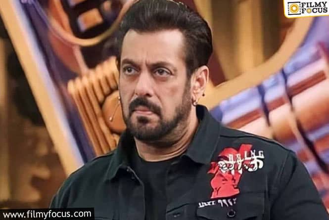 Salman Khan Gets Furious on Reporter for this..