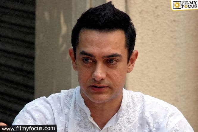 Did You Know Aamir Khan Used his Blood to Write a Love Letter to This Actress ?