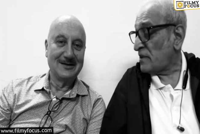 Anupam Kher Meets Old Friend Mohan Agashe