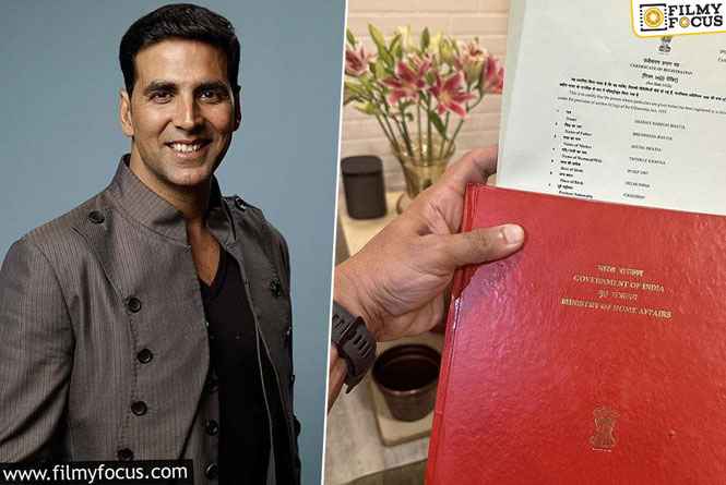 Akshay Kumar Shares Documents of Indian Citizenship on Independence Day; Shutting Down Trollers