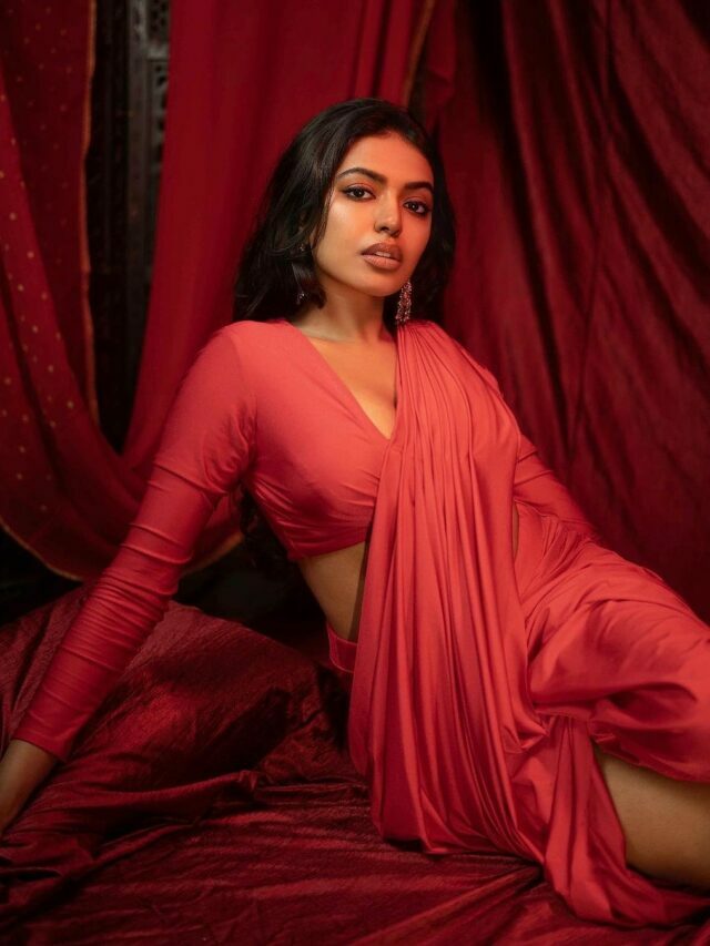 Shivani Rajashekar Redhot Looks.
