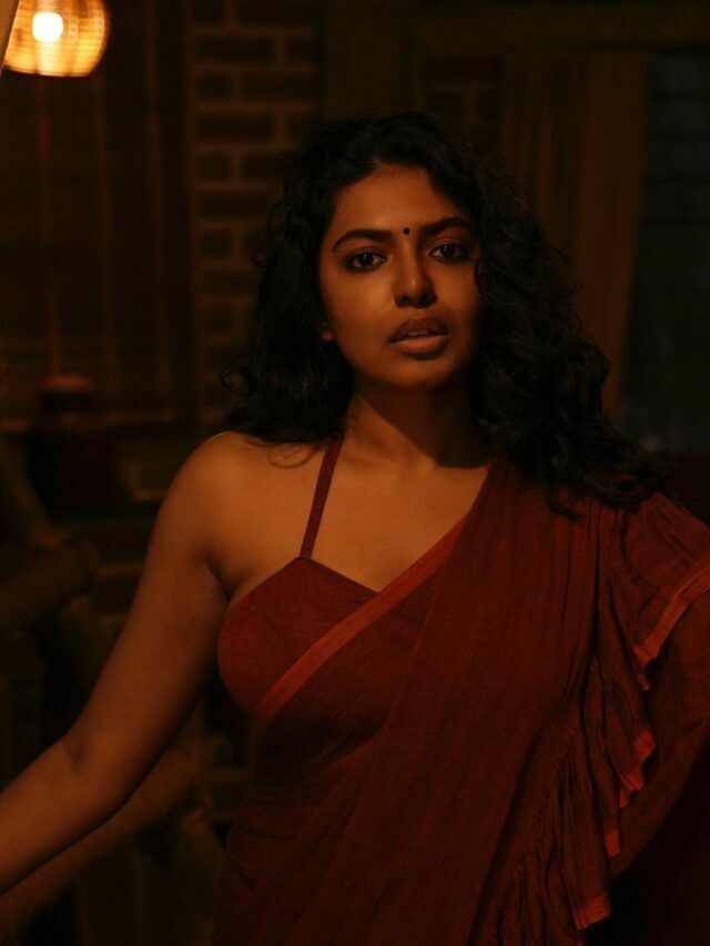 Shivani Rajashekhar Stunning looks in Saree