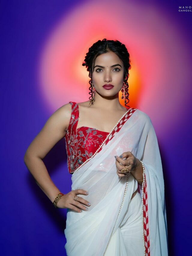 Siri Hanmanth Glamourous Stills in White Saree